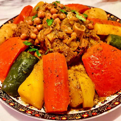 Recette Traditionnelle du Couscous Marocain aux Légumes et à la Viande